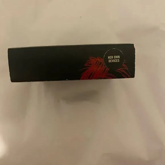 🥳HP🥳 NIB MAC Venomous Villains Cruella Beauty Powder in “Her Own Devices” - Picture 5 of 5